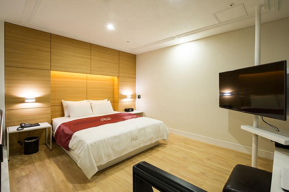 Hotel Floce Пучхон Екстер'єр фото