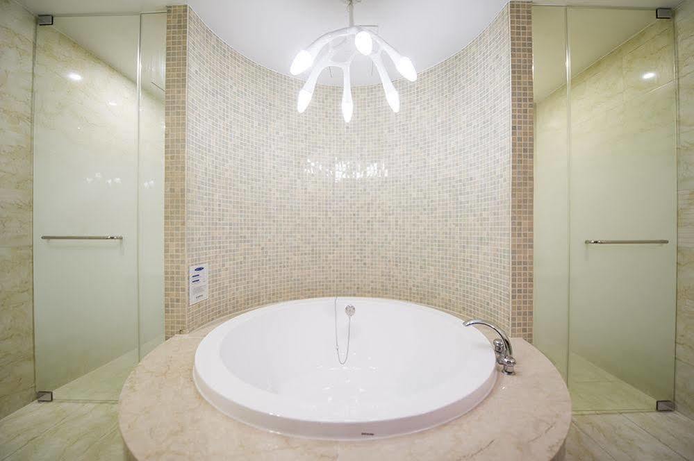 Hotel Floce Пучхон Екстер'єр фото